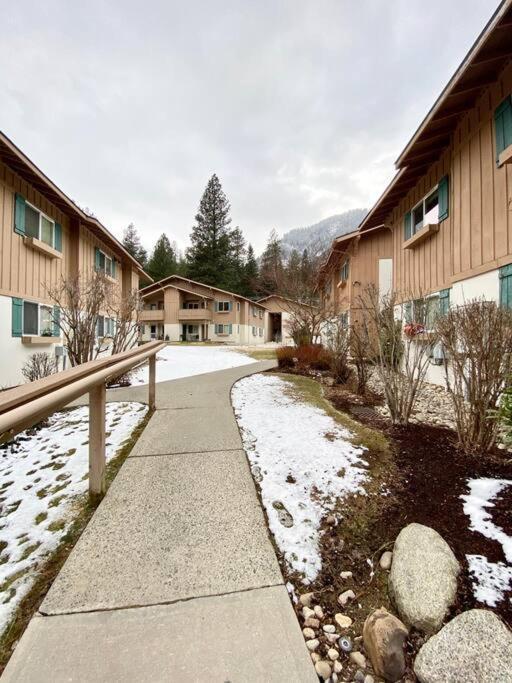 Walk To Downtown Leavenworth * Sleeps 6 + Pets * Ground Level Gem! Apartment Bagian luar foto