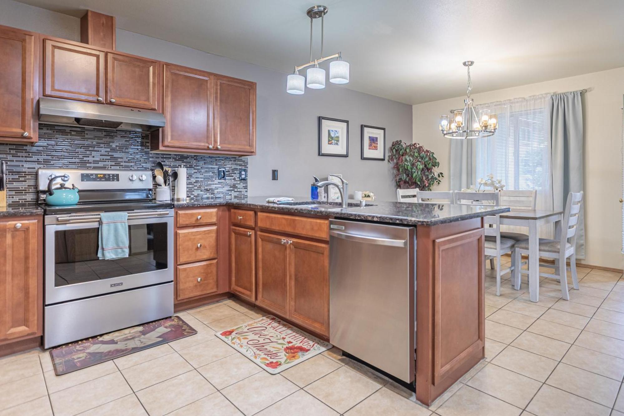 Walk To Downtown Leavenworth * Sleeps 6 + Pets * Ground Level Gem! Apartment Bagian luar foto