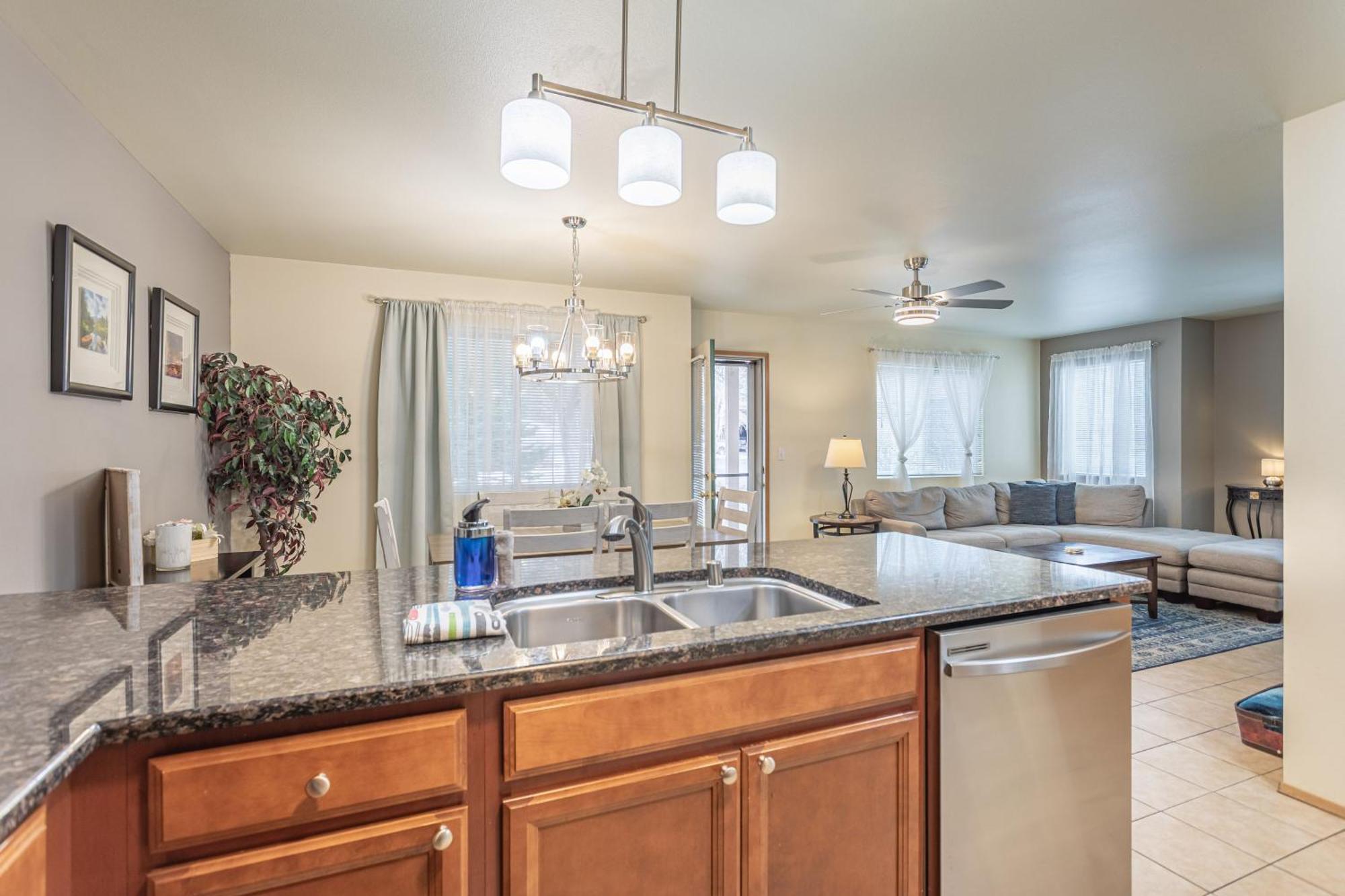 Walk To Downtown Leavenworth * Sleeps 6 + Pets * Ground Level Gem! Apartment Bagian luar foto